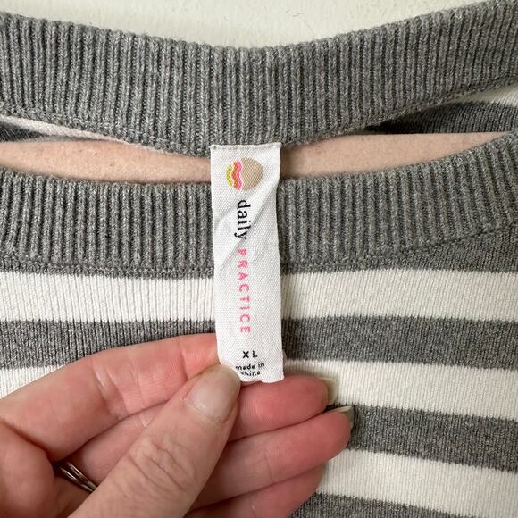 XL Anthropologie Daily Practice Grey White Striped Cropped Pullover Sweater Cozy - Picture 4 of 7